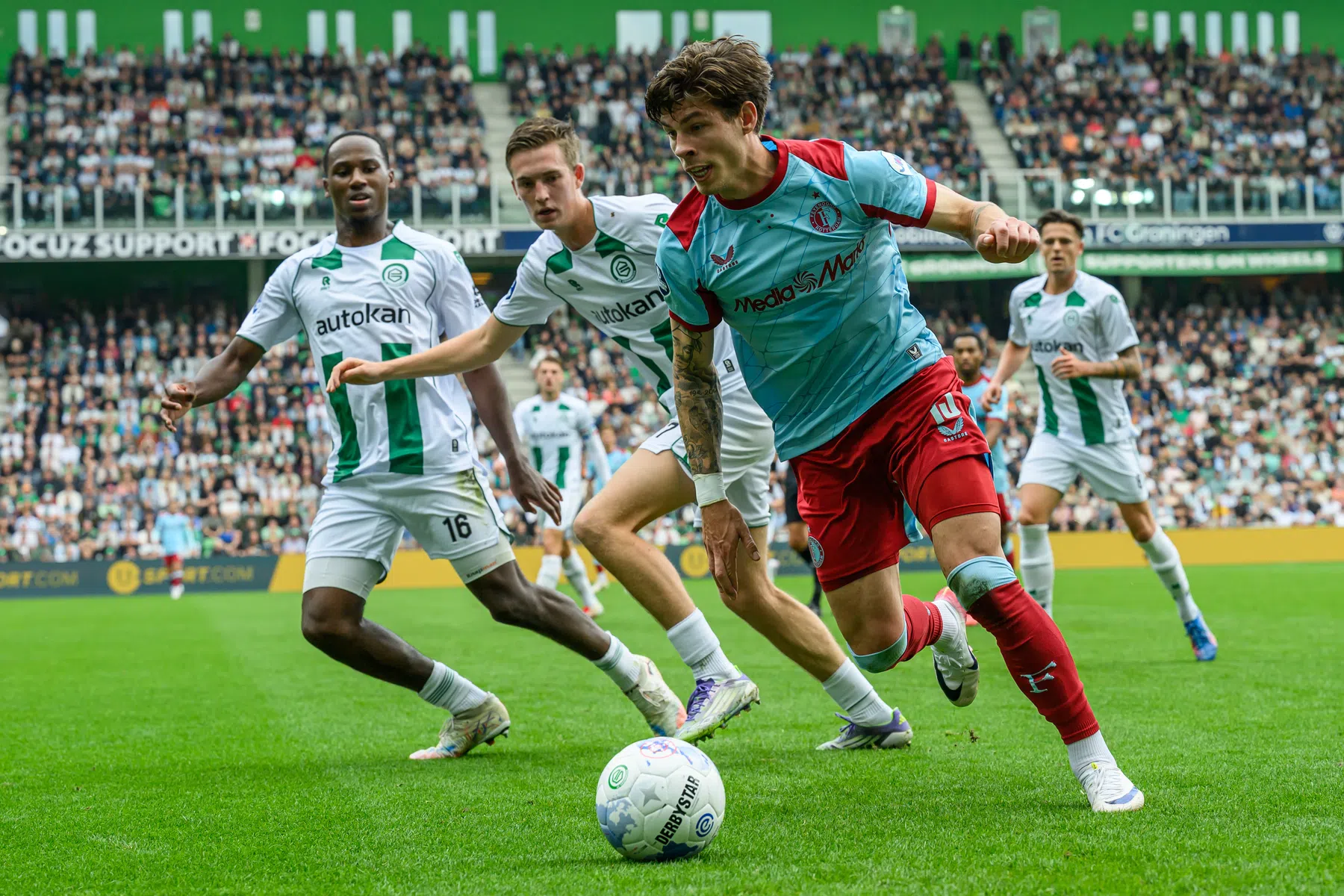 Kranten loven Ajax en Feyenoord na zeges in CL-strijd | VN