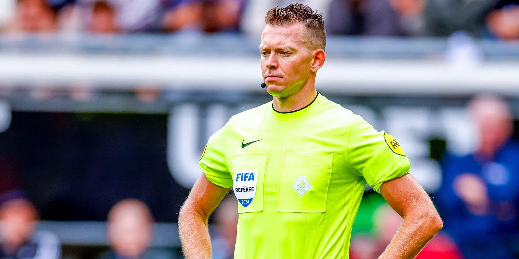 Deze scheidsrechter heeft de leiding over de Eredivisiekraker tussen Ajax en PSV