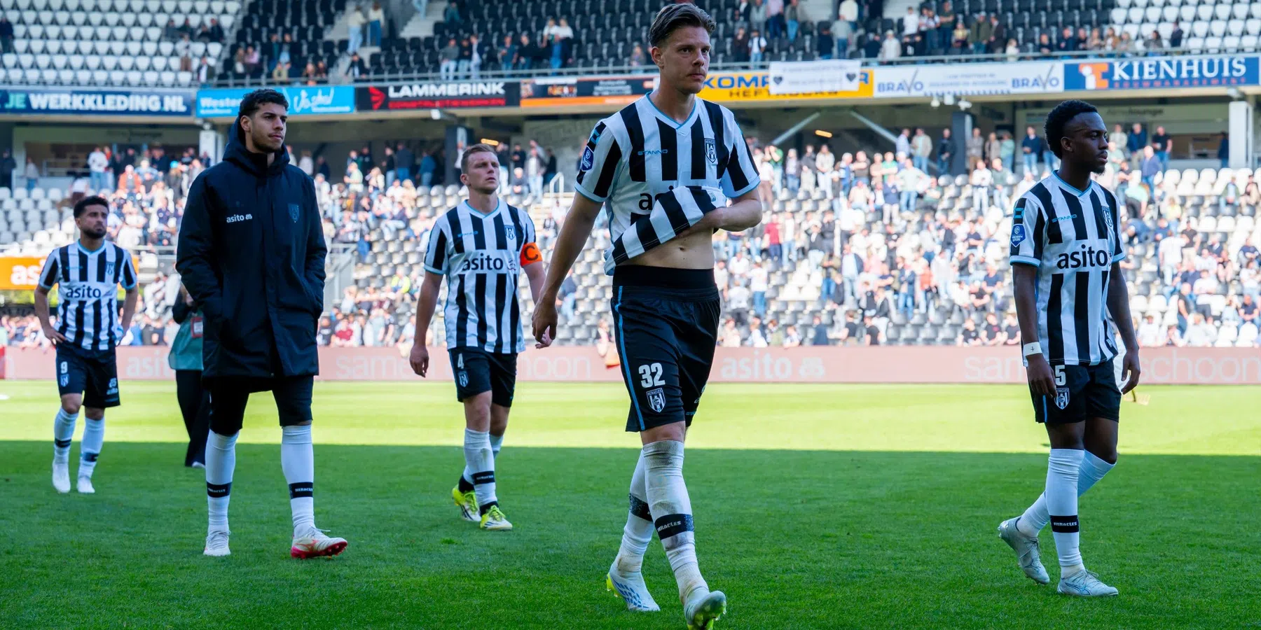 Grote gevolgen voor Eredivisieclubs: financiële klap bij degradatie naar KKD
