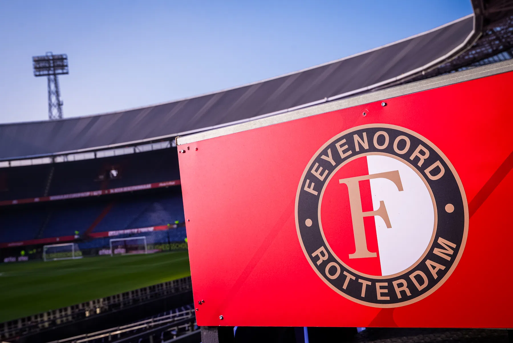 Feyenoord verlengt contract talent Plantinga tot 2029 | VoetbalNieuws