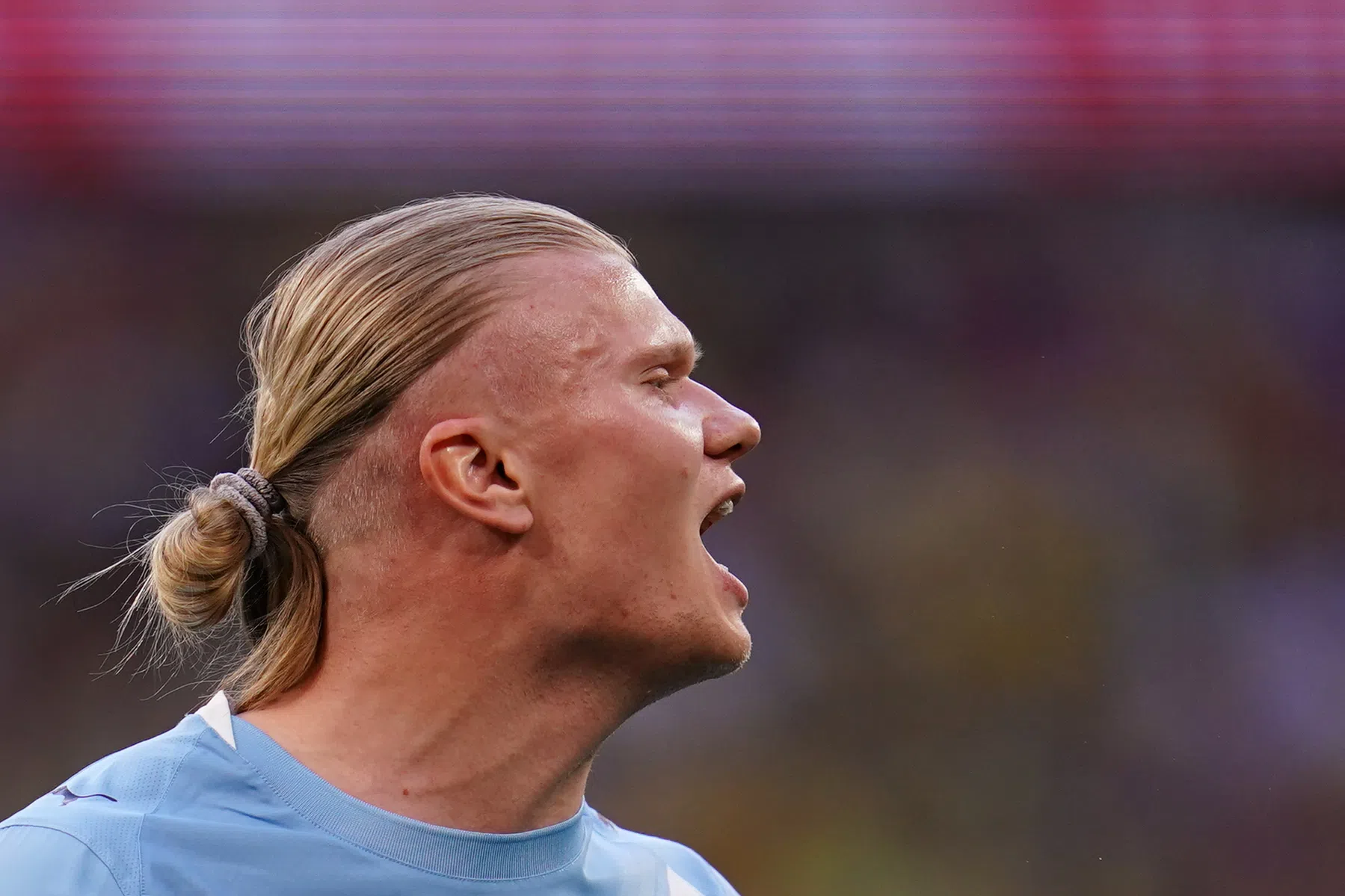 Haaland onder vuur in Noorwegen om Budweiser-reclame | VoetbalNieuws