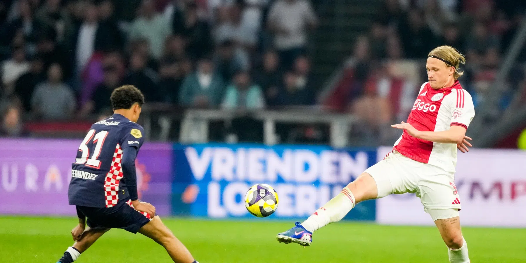 Godts redt punt tegen PSV, Ajax schiet weinig op met gelijkspel