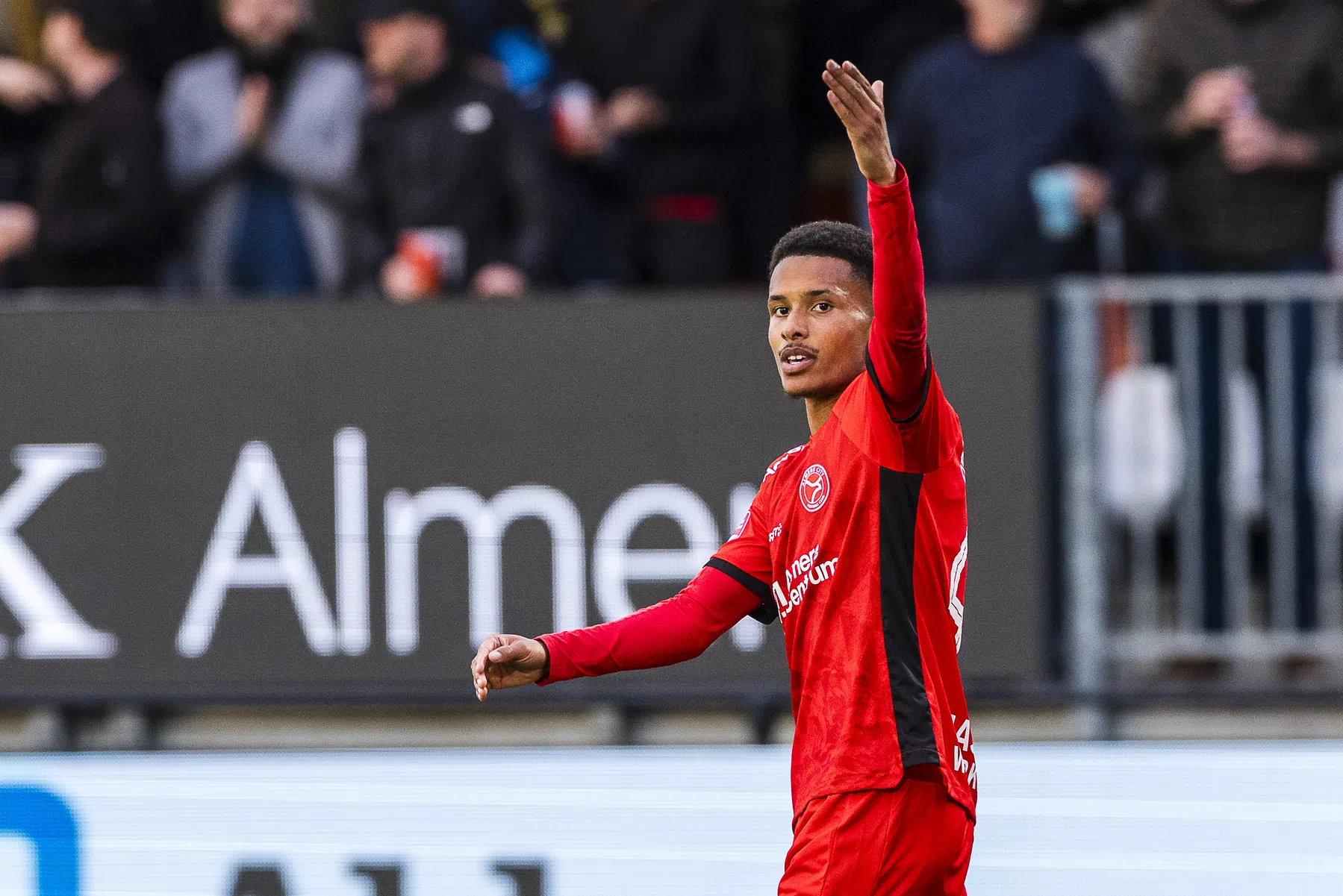 Almere City deelt dreun uit aan De Graafschap