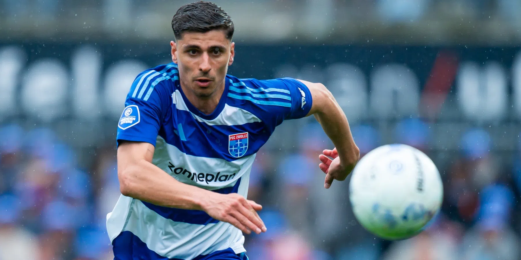Dit is waarom PEC Zwolle clubtopscorer Kostons op het matje heeft geroepen