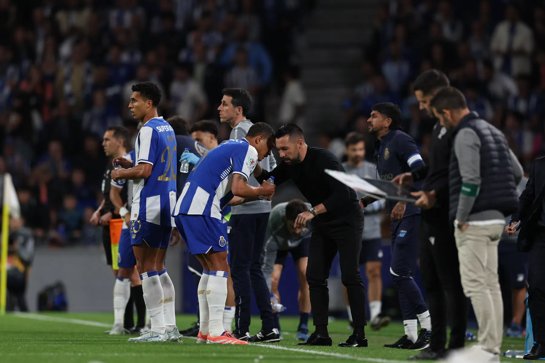 Thiago Silva vertrekt bij Porto na veelbewogen jaar