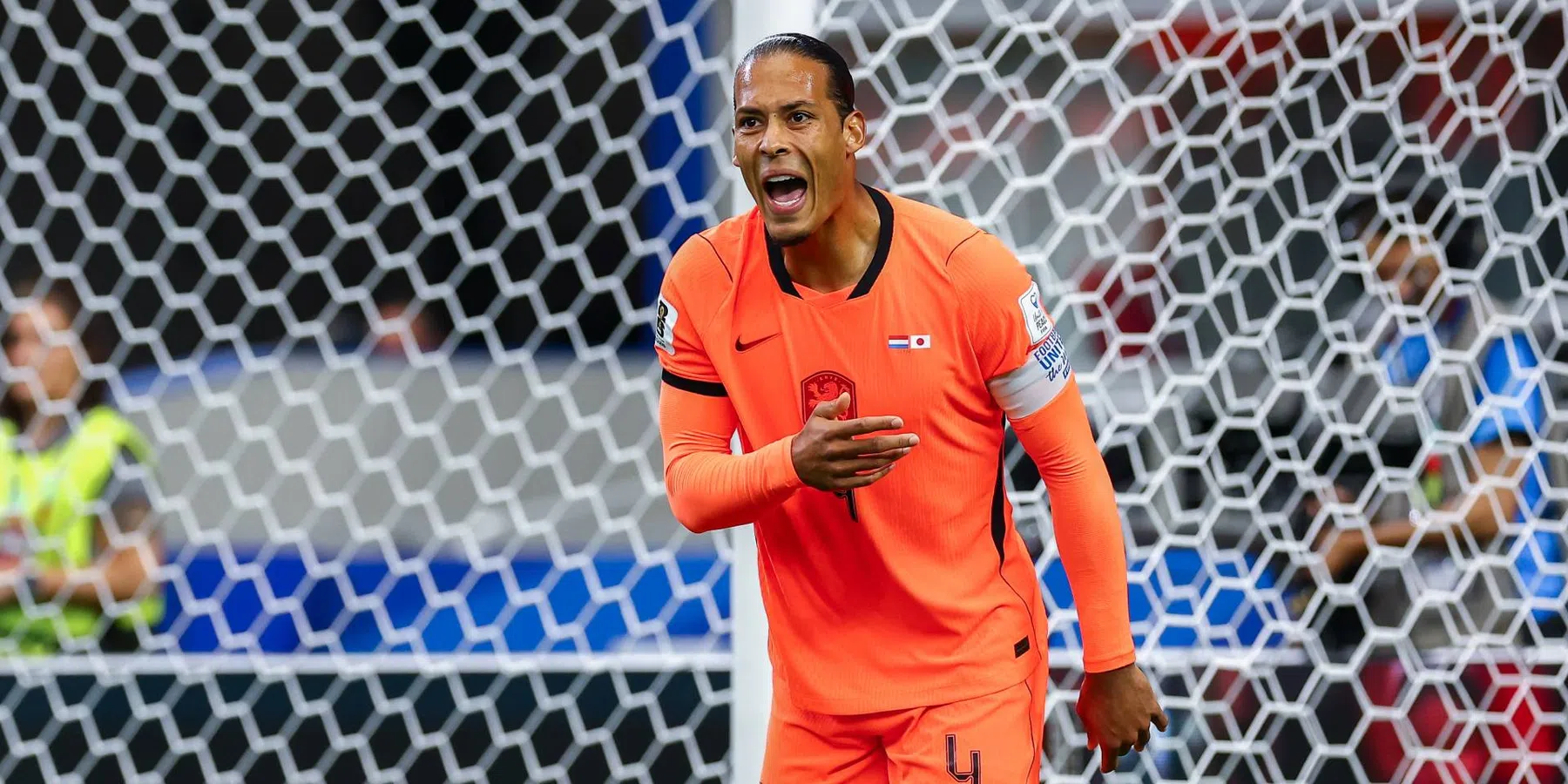 Van Dijk uit kritiek op omstreden WK-drinkpauzes | VN