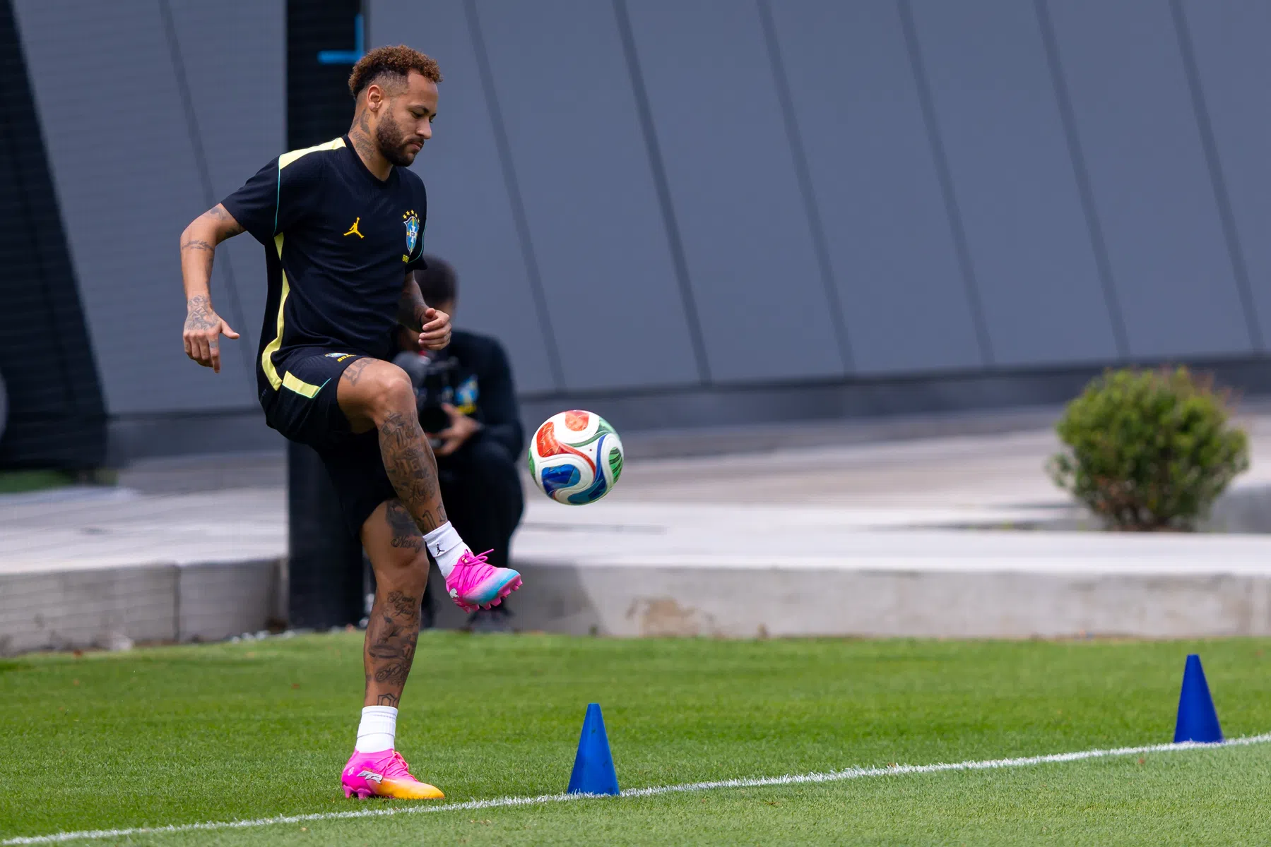 Ancelotti overweegt WK-rentree Neymar tegen Schotland | VN