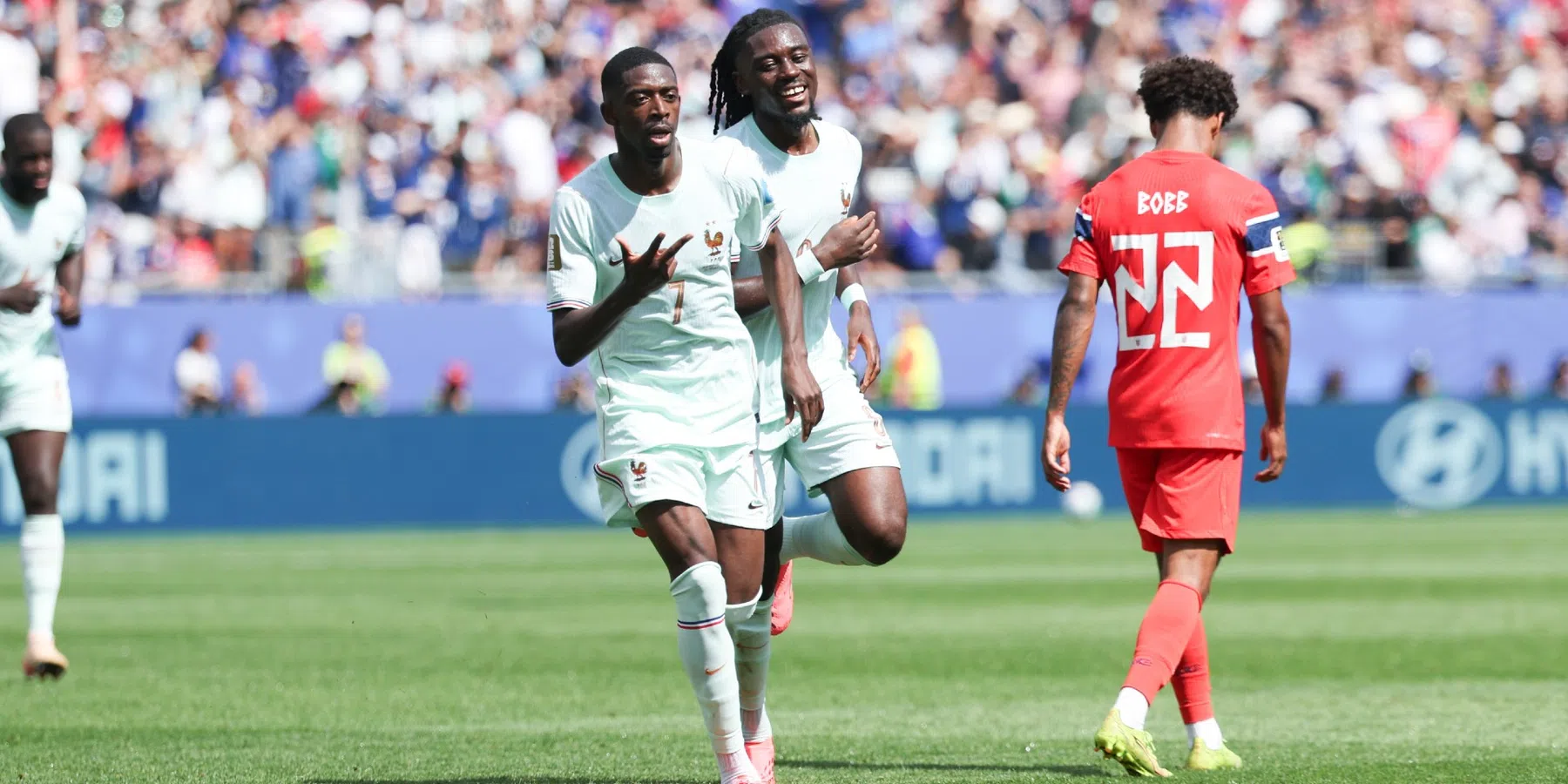 Dembélé bezorgt Frankrijk met hattrick tegen Noorwegen de groepswinst