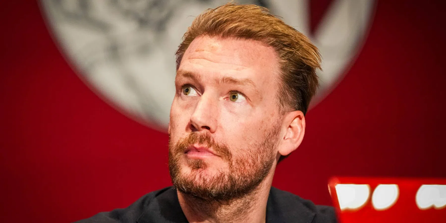 Ajax bevestigt vertrek Marijn Beuker definitief | VoetbalNieuws