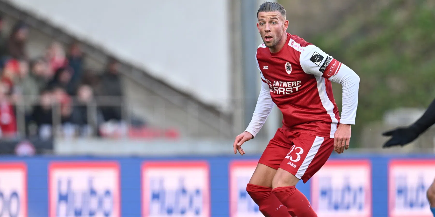 'Alderweireld wil noodlijdend Antwerp redden en bereidt overname voor'