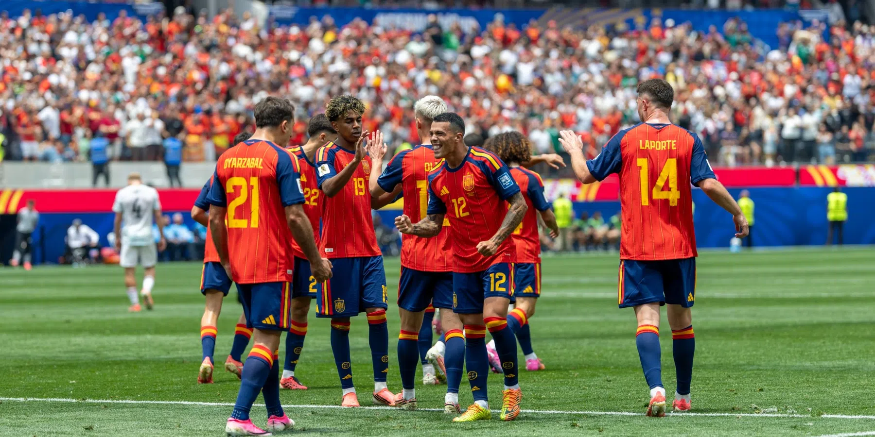 Spanje probleemloos naar achtste finales op het WK