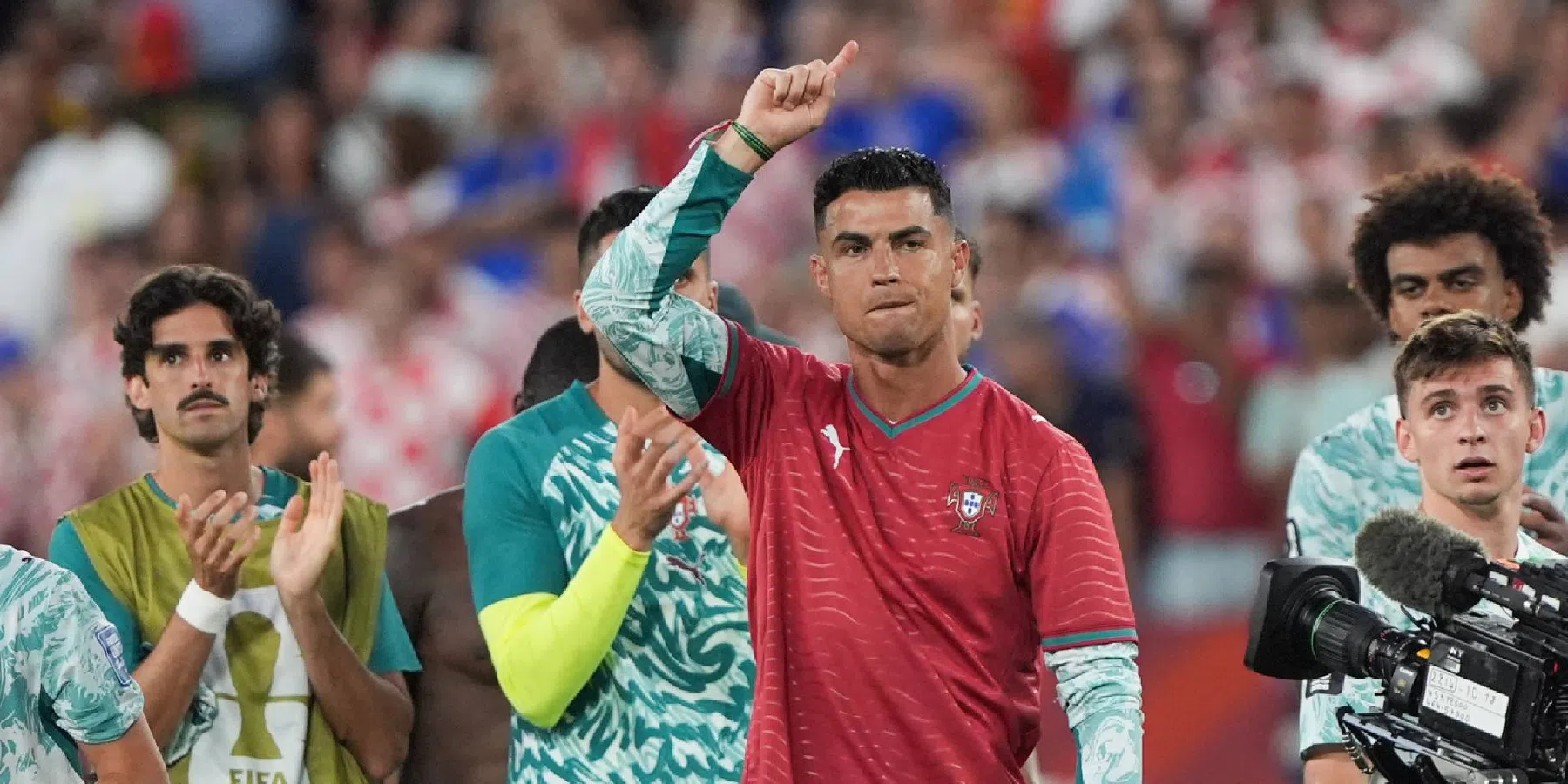 Ronaldo reageert op geruchten over afscheid bij Portugal | VoetbalNieuws