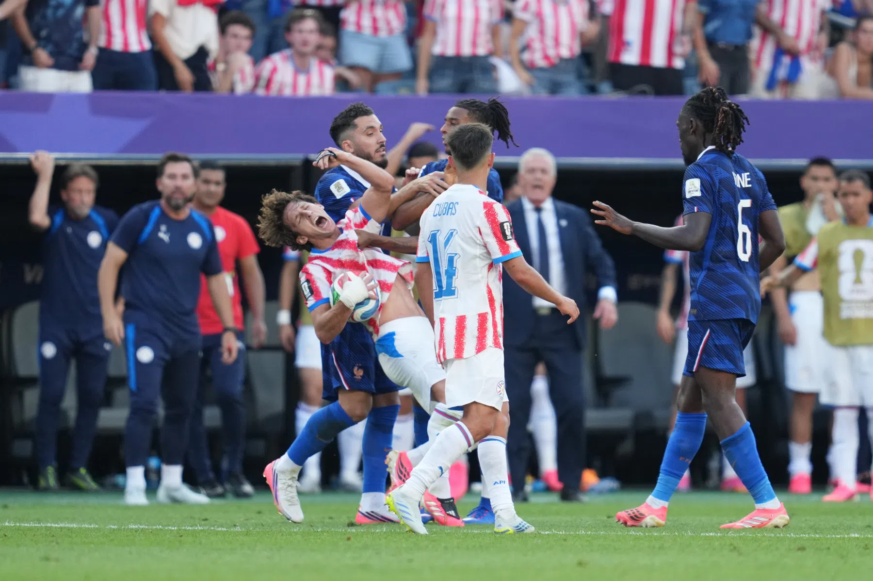 Olise op scherp na afgewezen protest Frankrijk | VoetbalNieuws