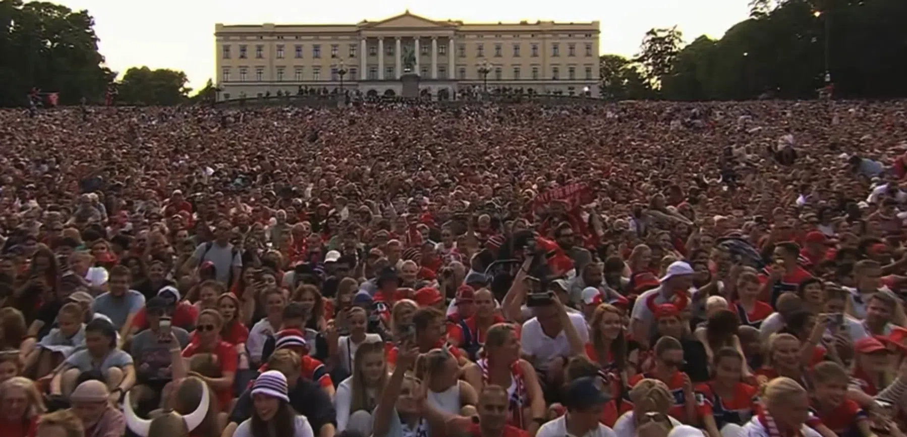 Noorwegen massaal onthaald: 88.000 fans eren WK-helden in Oslo