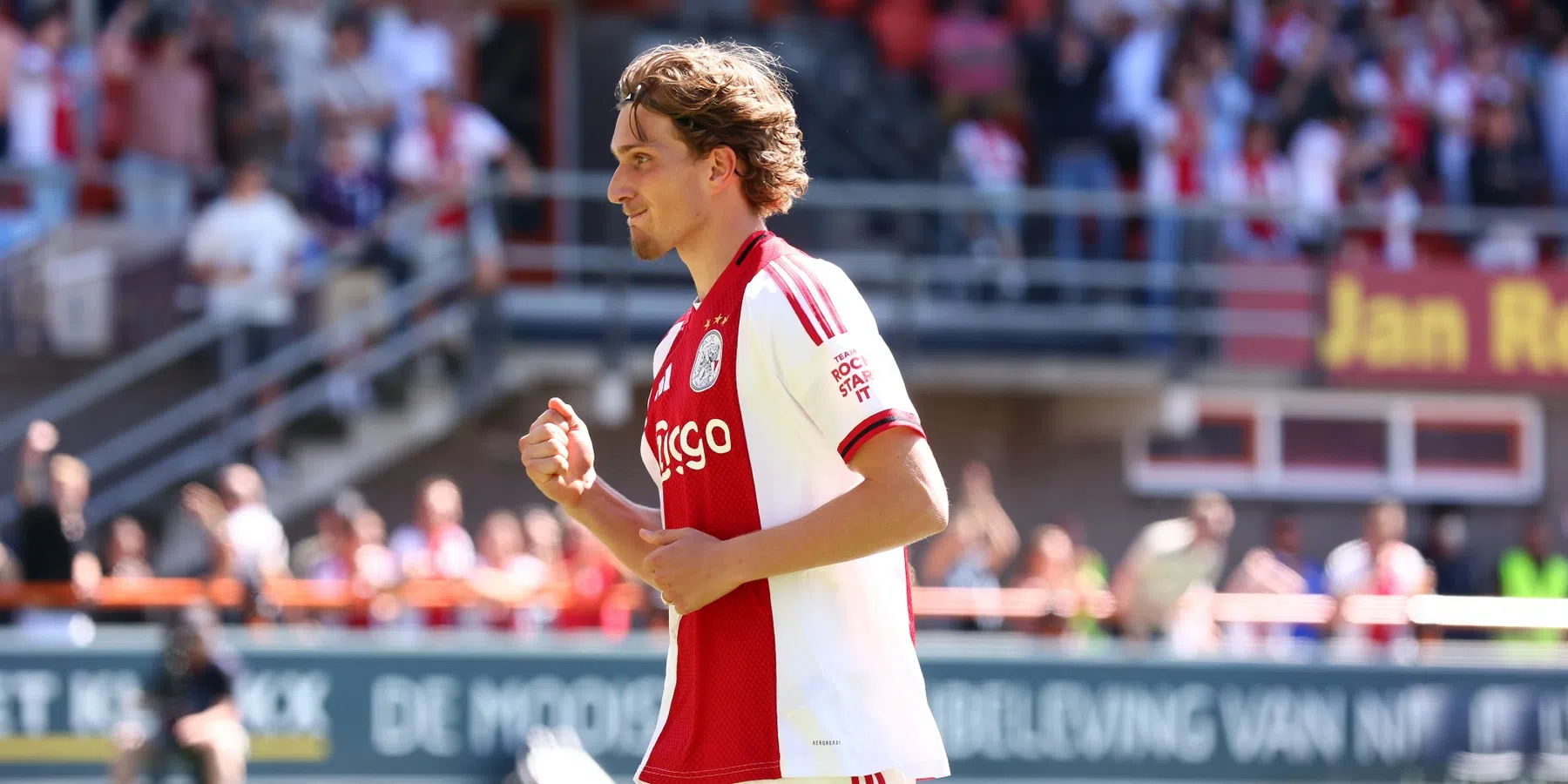 Frivool Ajax wint oefenduel van Olympiacos en lijkt klaar voor Europees tweeluik
