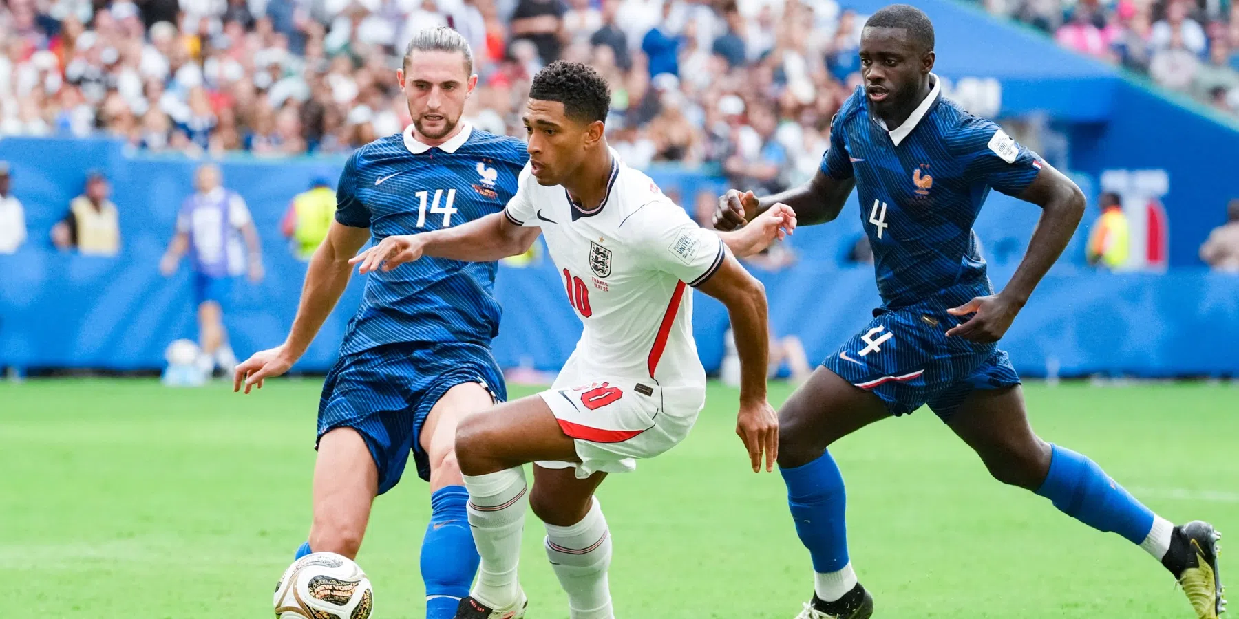 Engeland pakt WK-brons na krankzinnig spectaculaire tienklapper tegen Frankrijk