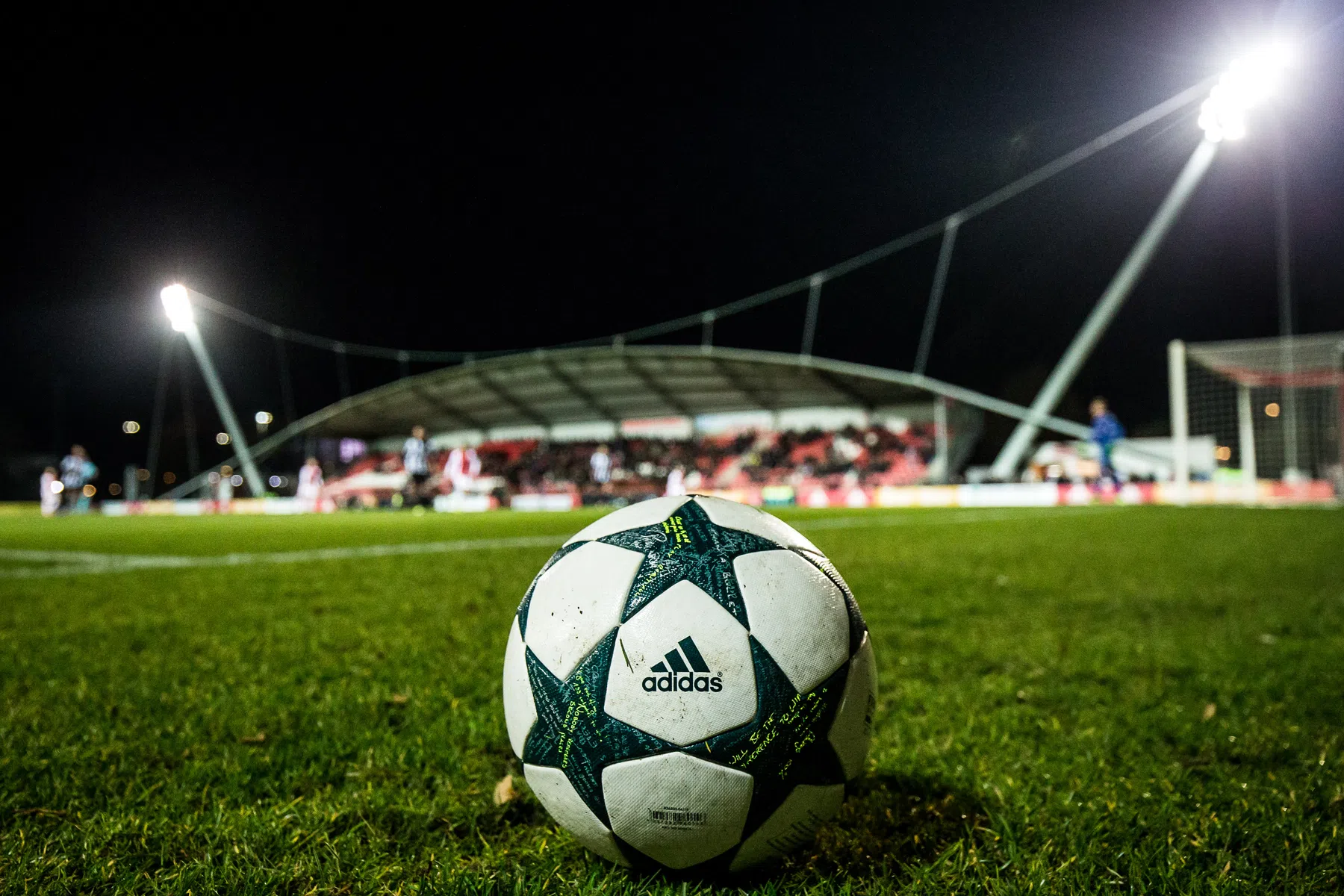 Ajax versterkt Jong Ajax met Juventus-spits Diego Pugno