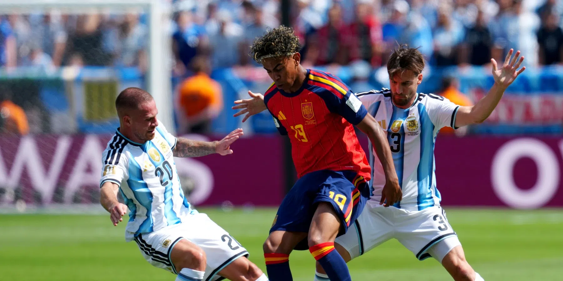 Veel sterker Spanje rekent af met tiental Argentinië en wint tweede WK ooit