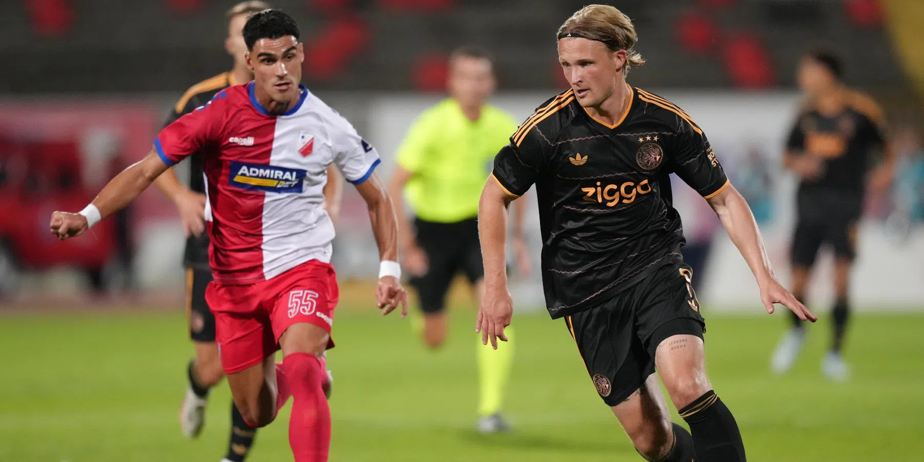 Vermoedelijke opstelling Ajax tegen Vojvodina: kiest Míchel voor aanwinst Leonardo