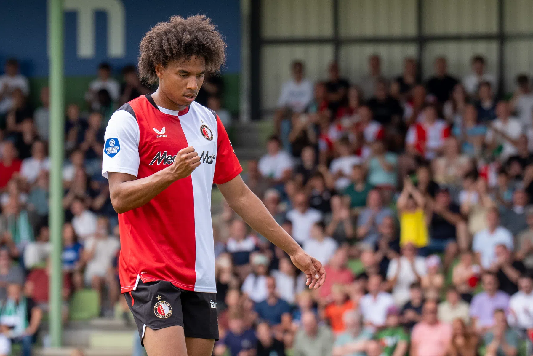 Stengs reageert op terugkeer bij AZ: 'Goede omgeving waar ik me thuis voel'