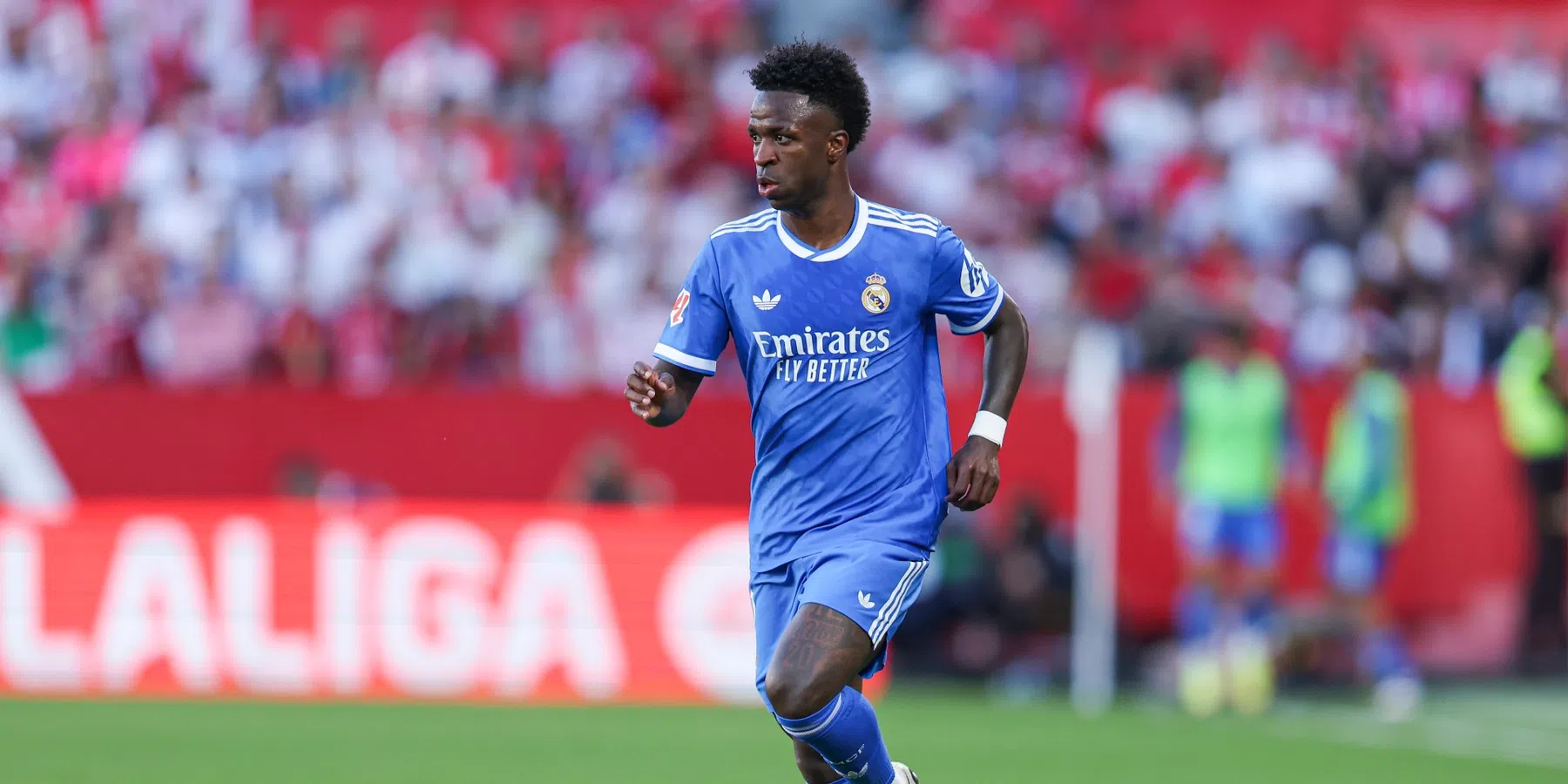 Vinícius bijft Real Madrid trouw en tekent zesjarig contract