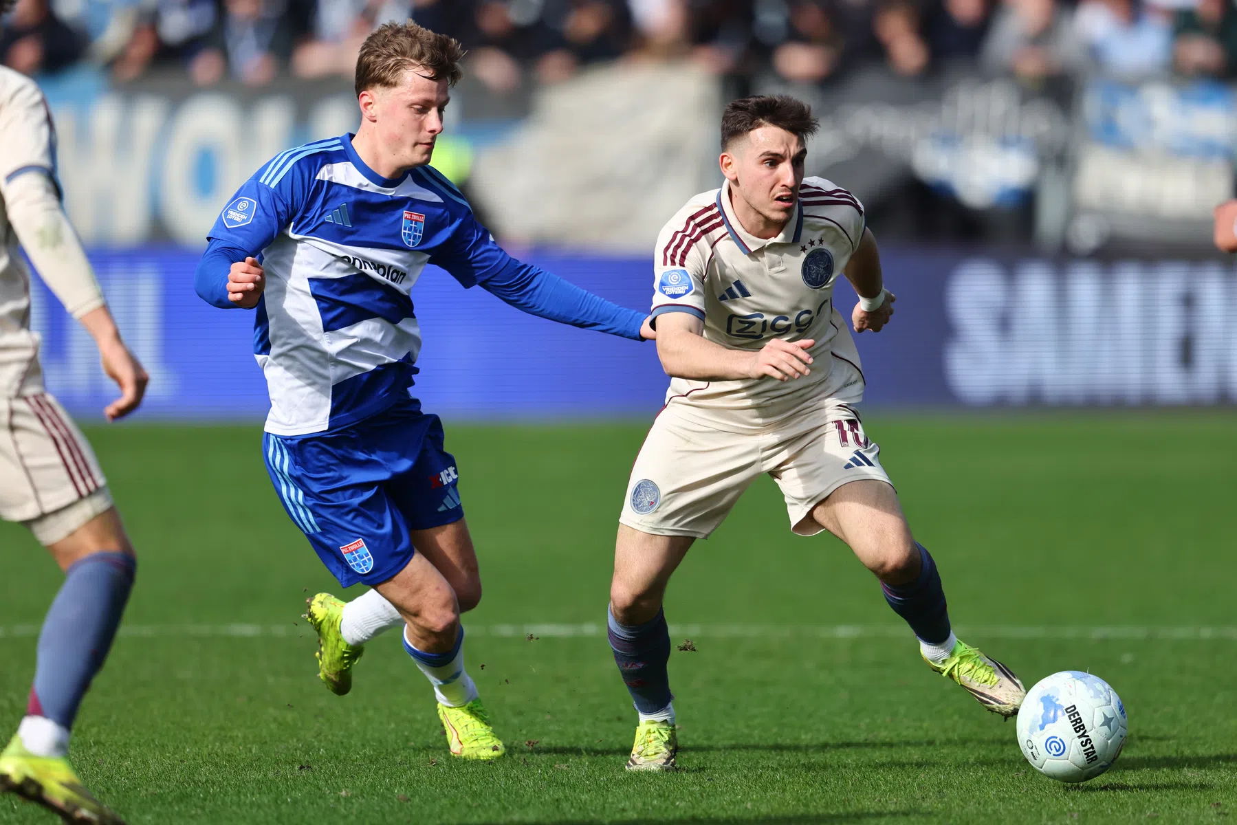 PEC Zwolle - Ajax op tv: waar en hoe laat?