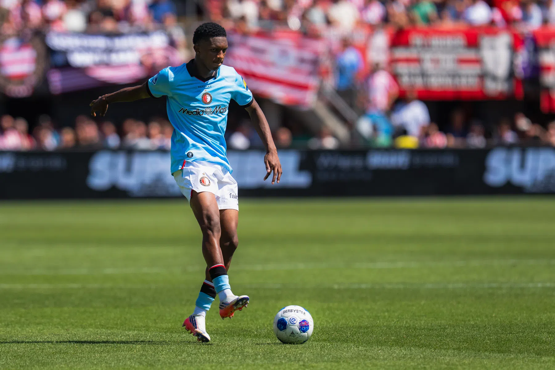 Givairo Read lijkt bij Feyenoord te blijven: vertrouwen in Gio | VoetbalNieuws