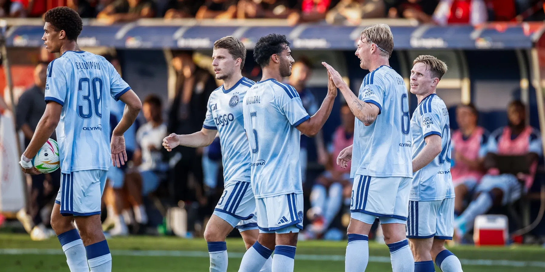 Ajax bereikt play-offs na zeer matig duel met Shelbourne