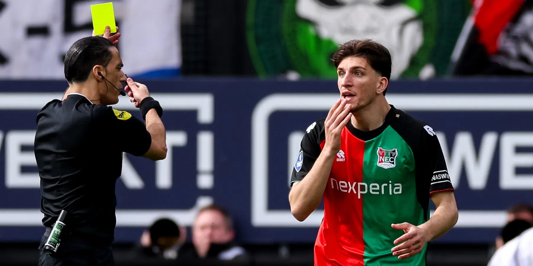 'Transfer krijgt verrassende wending: Ajax-verdediger vertrekt alsnog naar NEC'