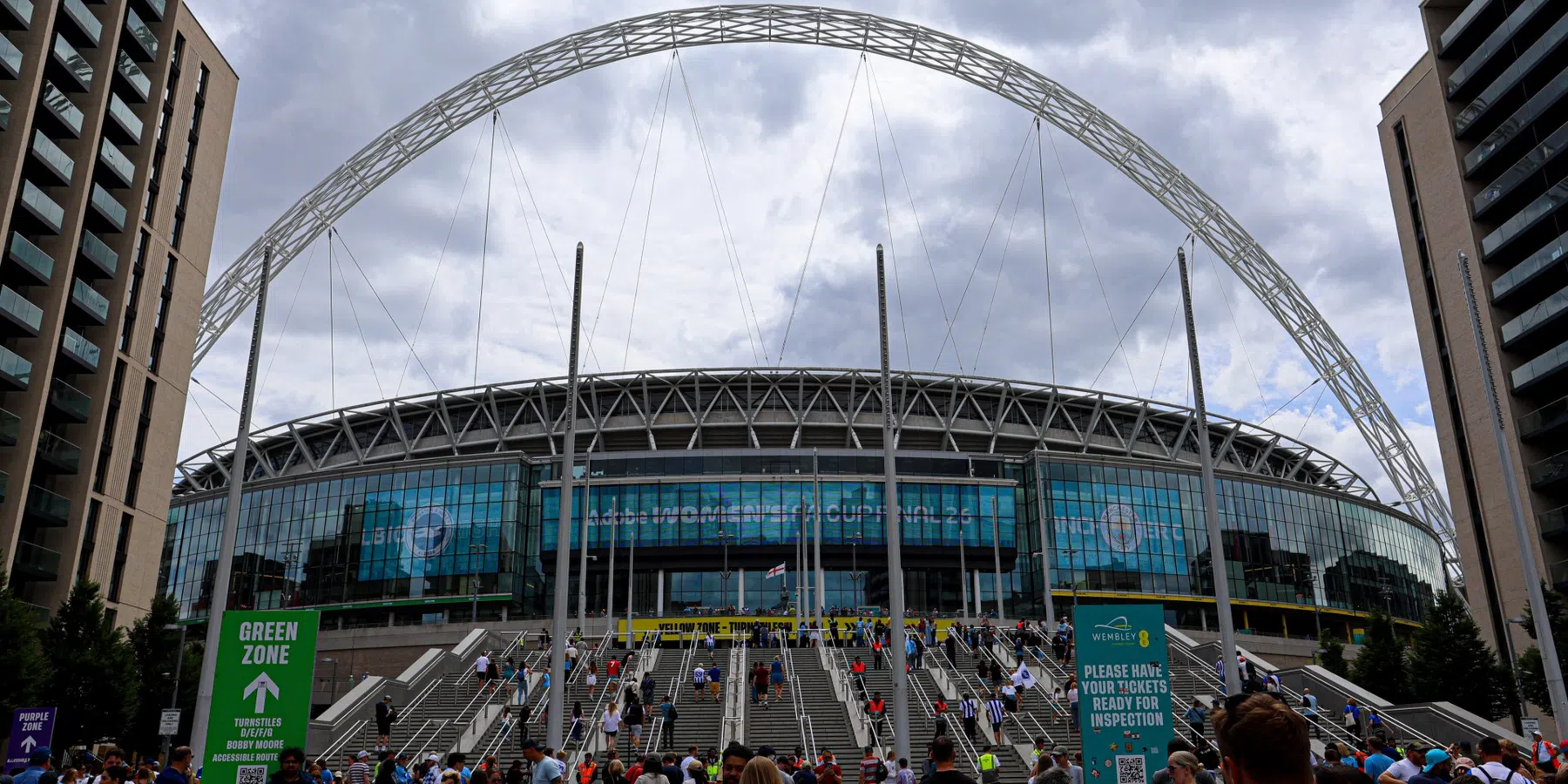 Waarom spelen Arsenal en Manchester City niet op Wembley in de Community Shield?