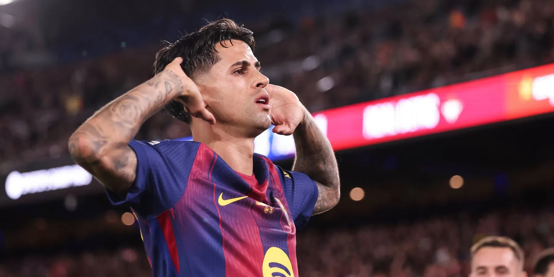 Barcelona presenteert 73-voudig international van Portugal