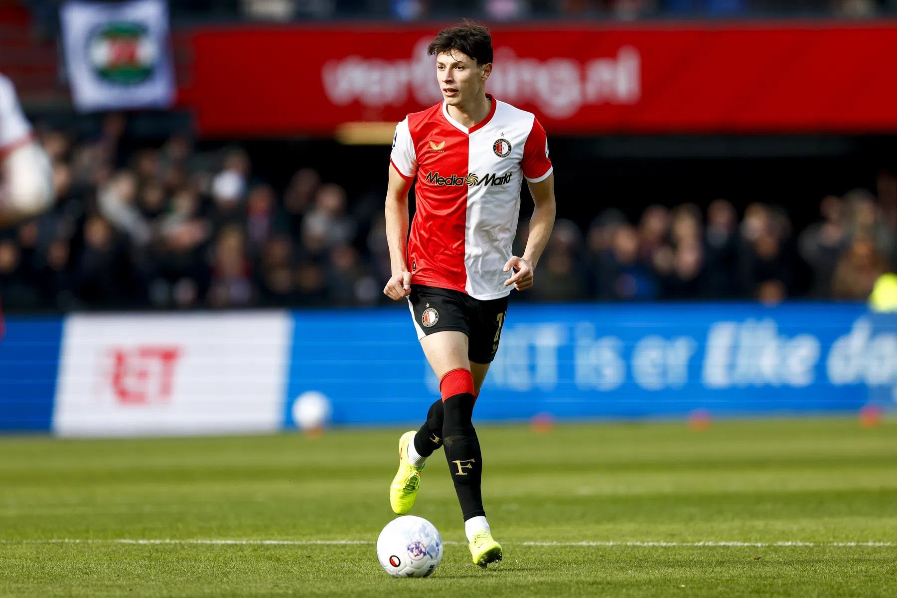 Burnley doet eerste bod op Feyenoord-verdediger Ahmedhodžić | VN