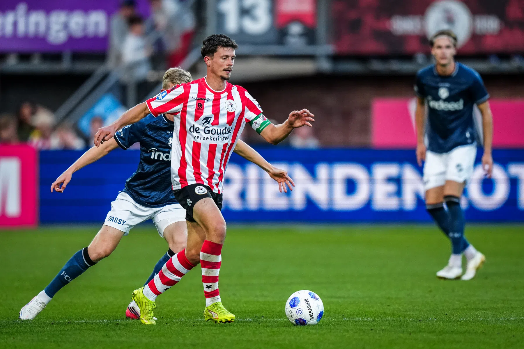 FC Utrecht geeft eerste zege in extremis weg tegen Sparta