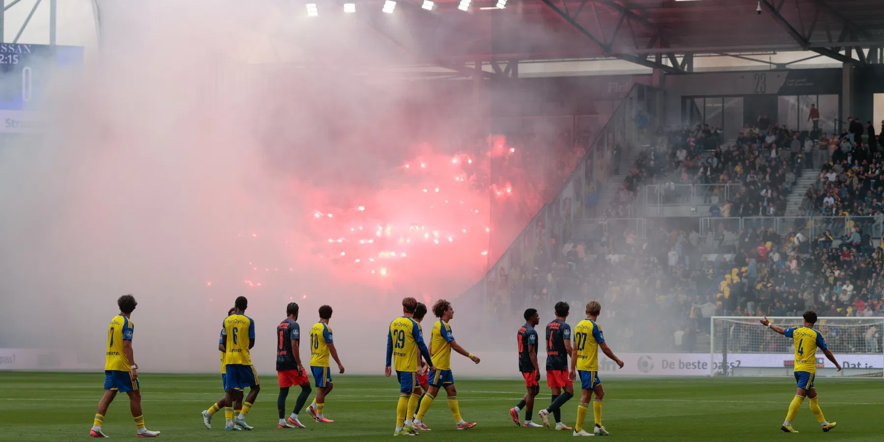 Feyenoord-harde kern haalt uit na vuurwerkincident: 'Ga je niet dood van hoor'