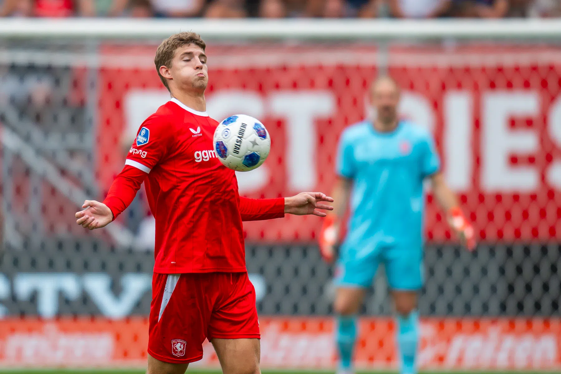 'Barcelona meldt zich bij FC Twente voor Nijstad, Ten Hag smijt deur dicht'
