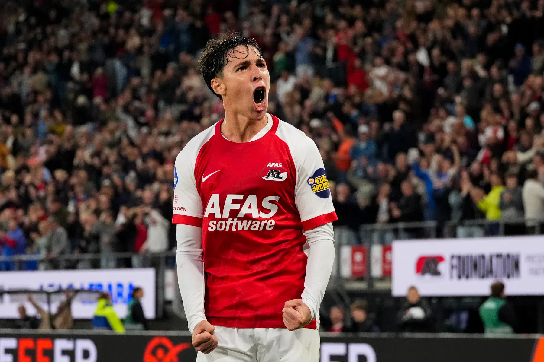 AZ verslaat Go Ahead en blijft foutloos in Eredivisie