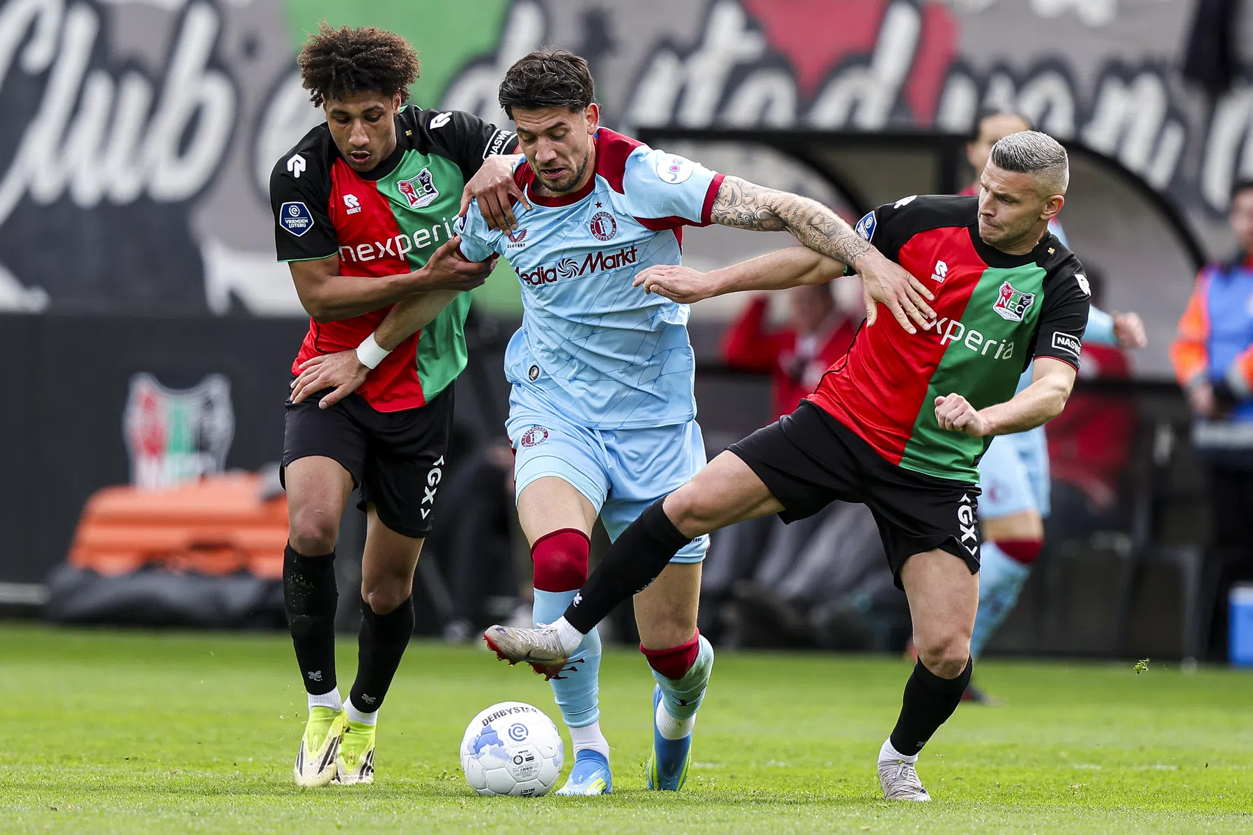 Waar en hoe laat kun je NEC - Feyenoord live kijken? | VN