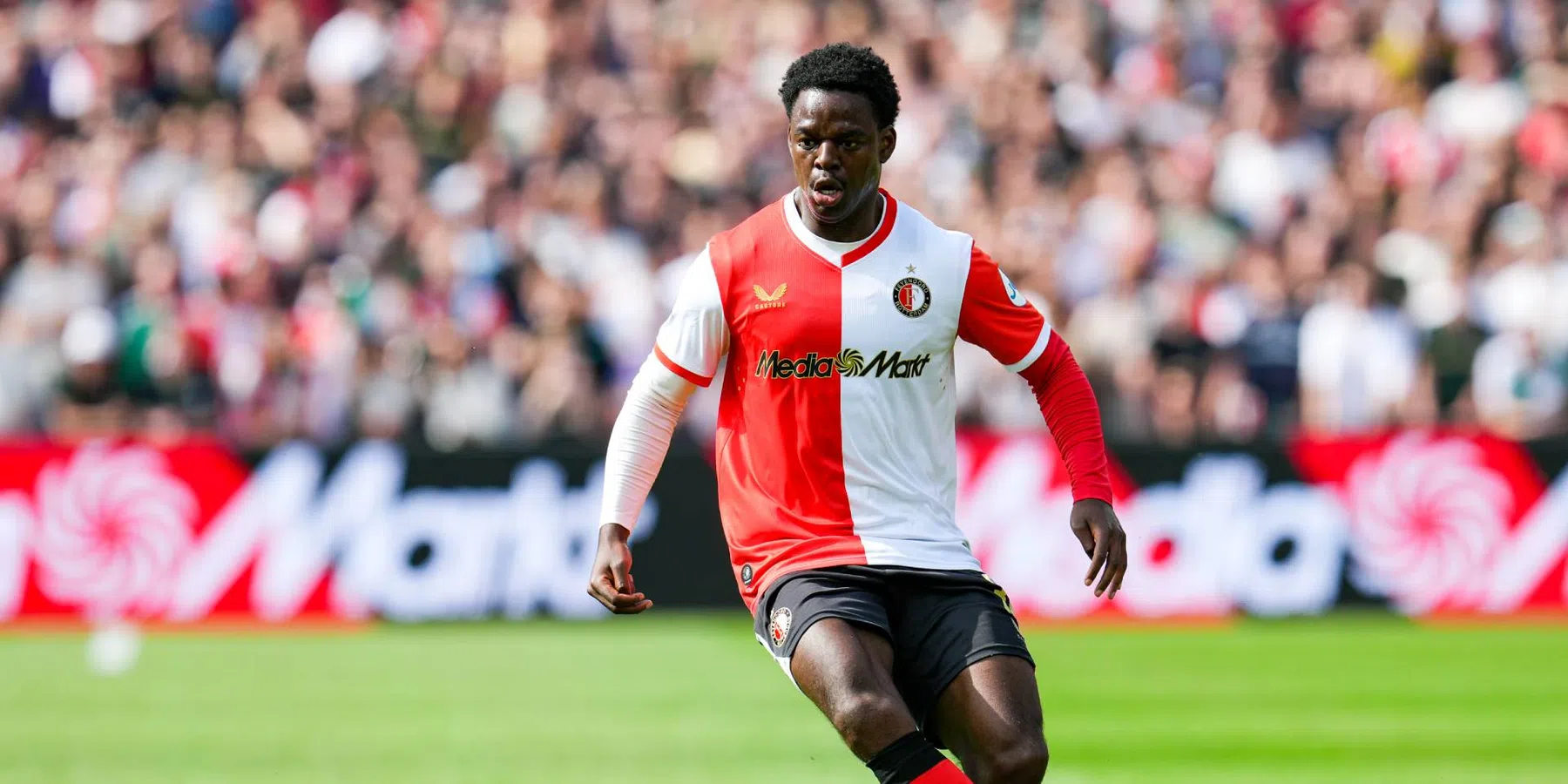 Celtic haalt Van den Berg van PSV en Lotomba van Feyenoord | VN