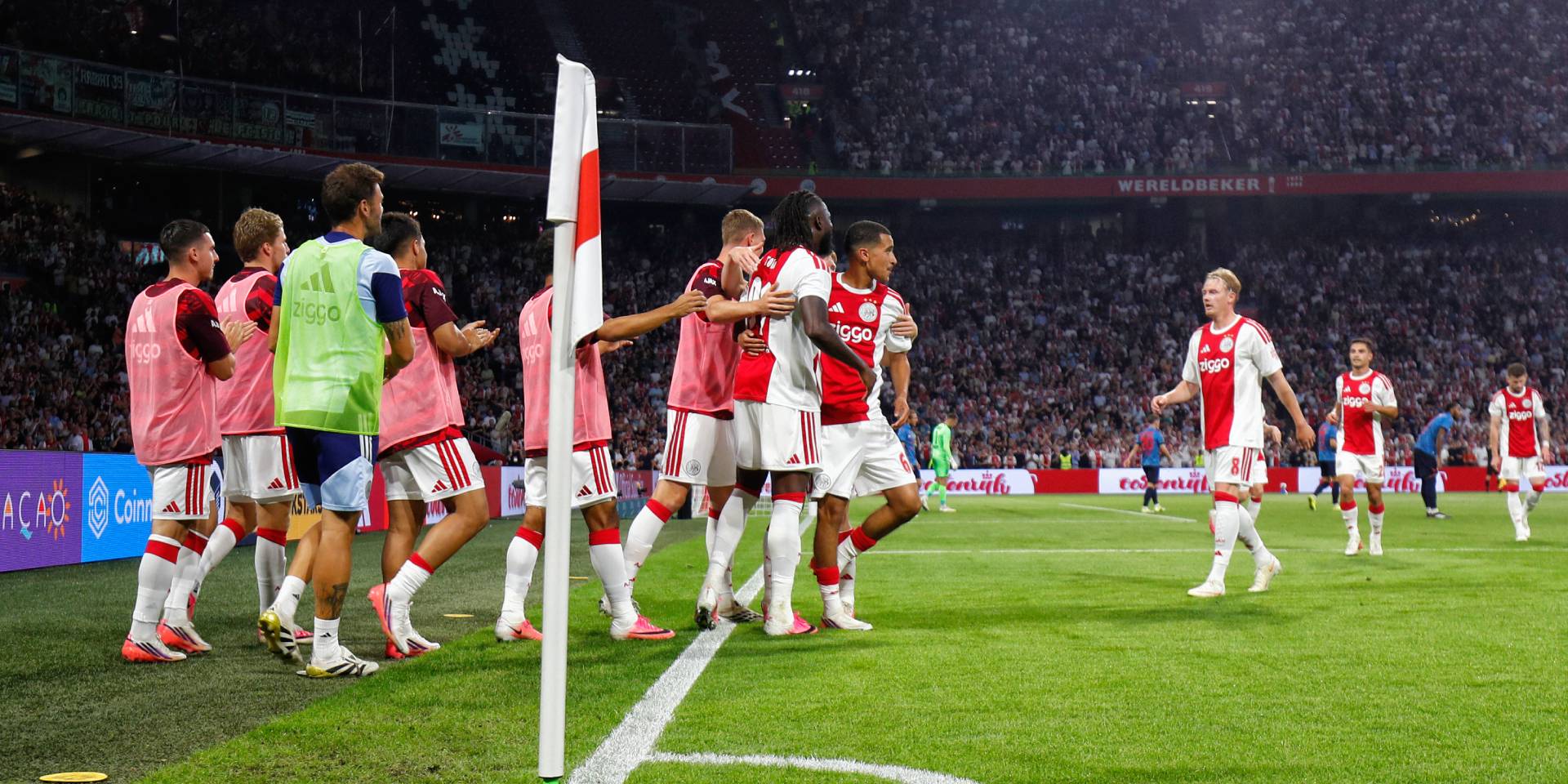 Deze spelers kunnen debuteren tijdens Ajax - PSV | VN