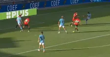 Prachtig: Schaken (17) schrijft geschiedenis met geweldige Feyenoord-goal