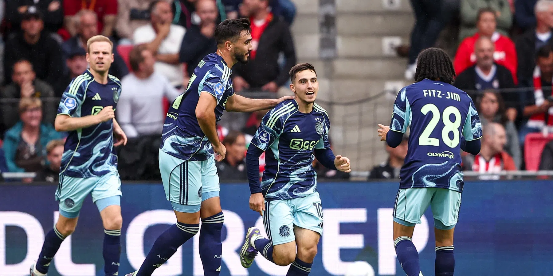 Opstelling Ajax bekend: Mokio in de basis, aanwinsten op de bank