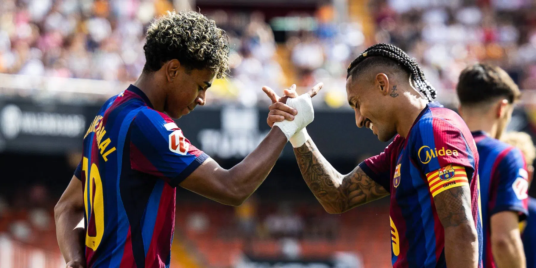 Raphinha evenaart Messi en Barça-trio breekt stokoud record