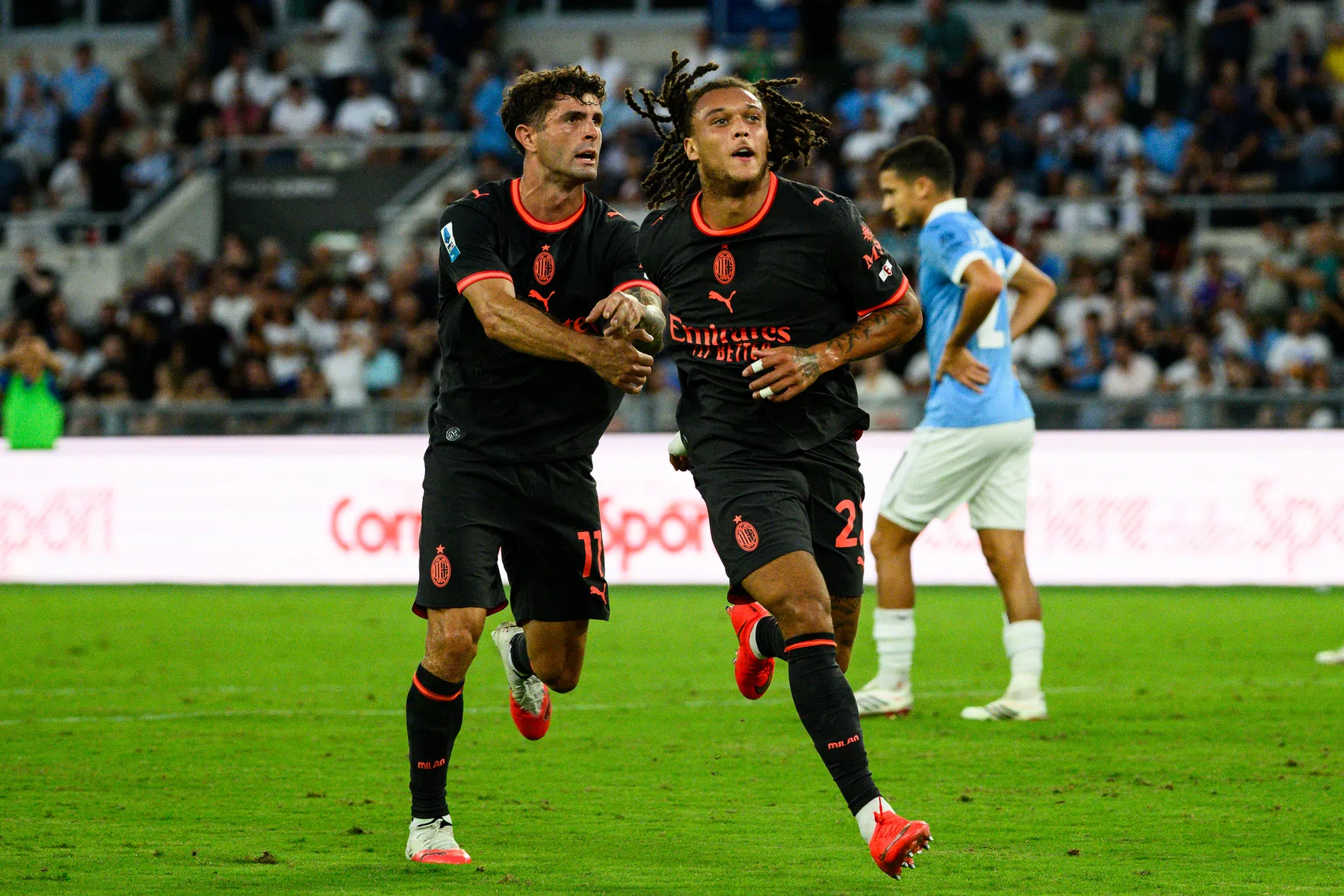 Moreira redt Milan met twee goals in drie minuten tegen Lazio