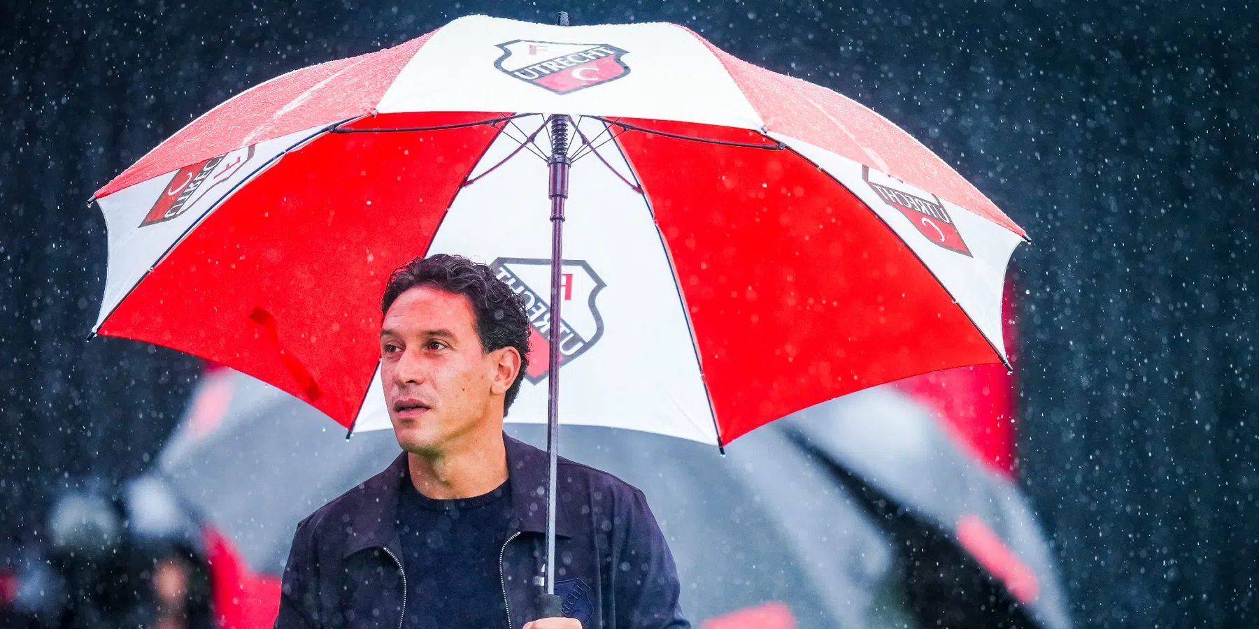 FC Utrecht straft achttien supporters na gestaakt duel
