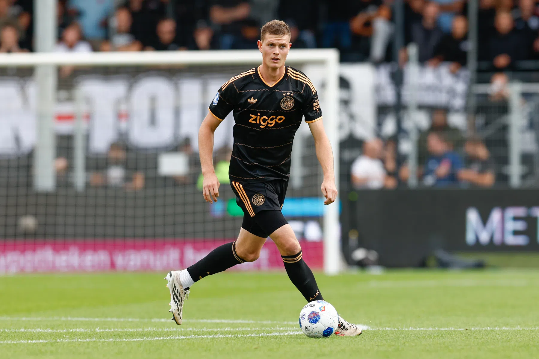 Dies Janse verlengt contract bij Ajax tot 2030 | VoetbalNieuws