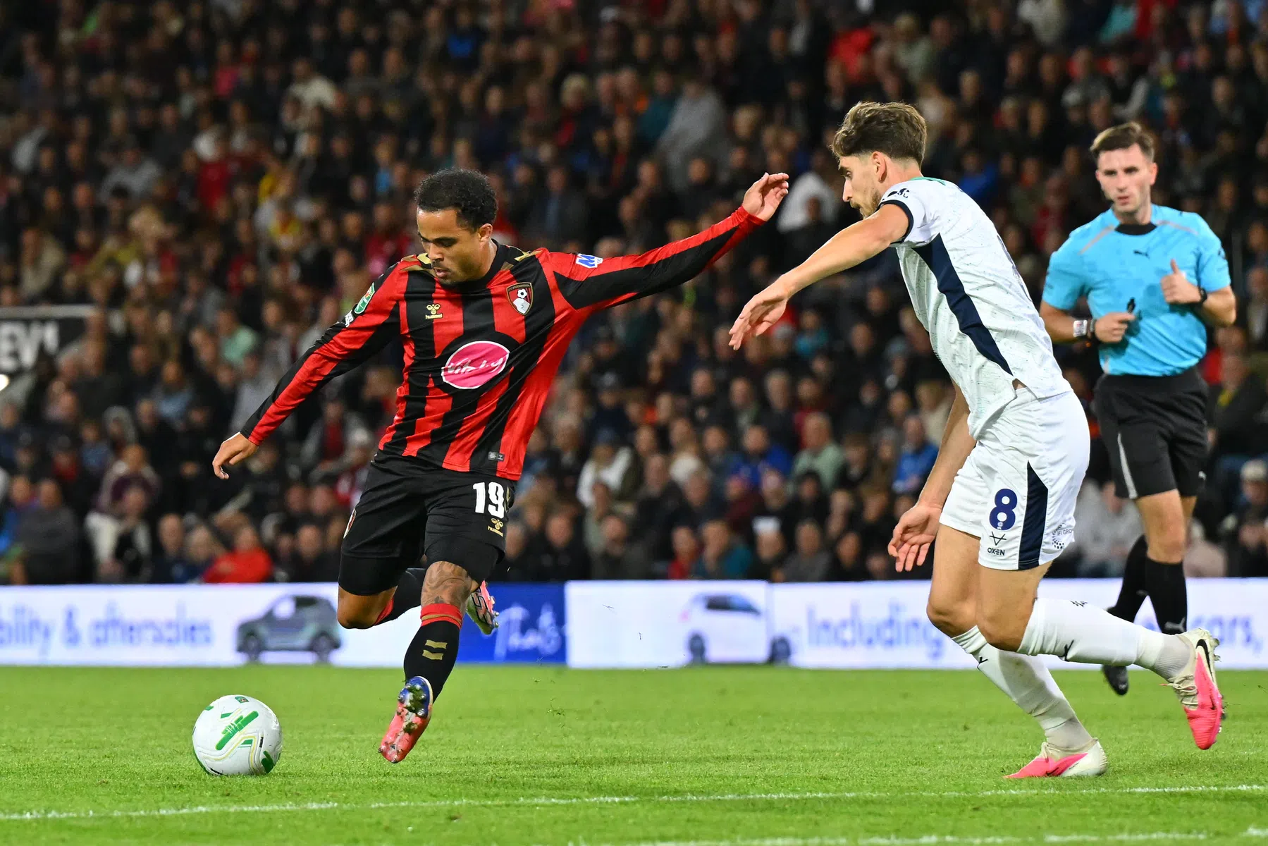 Kluivert schrijft historie met eerste Europese goal Bournemouth | VN