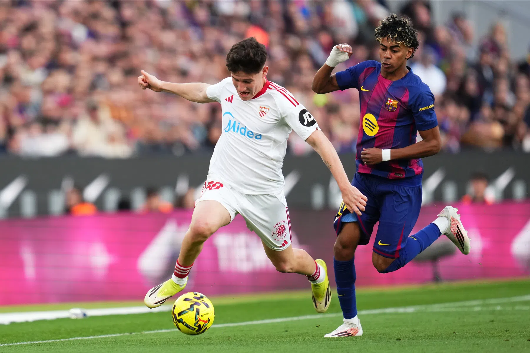 Waar kun je Sevilla - Barcelona live kijken? | VoetbalNieuws