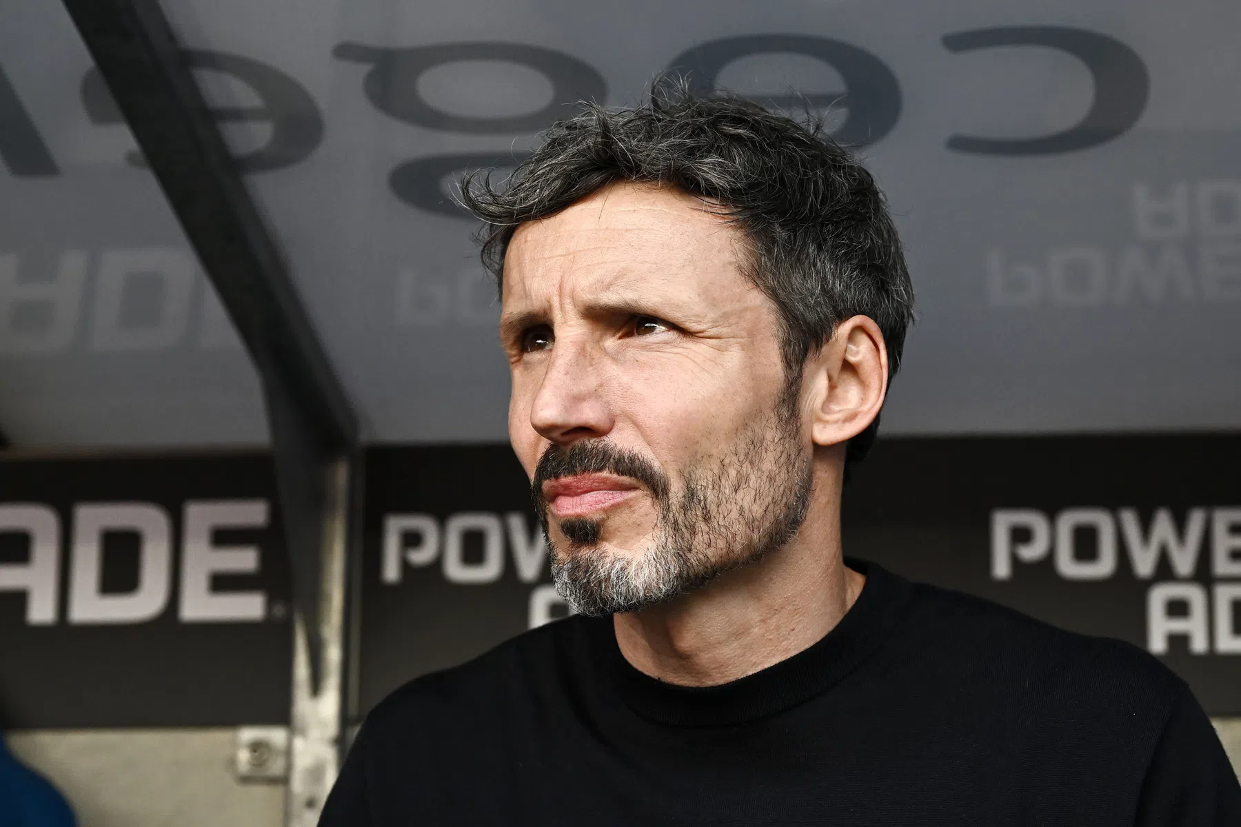 Van Bommel verrast bij België met oproep voor De Busser | VoetbalNieuws