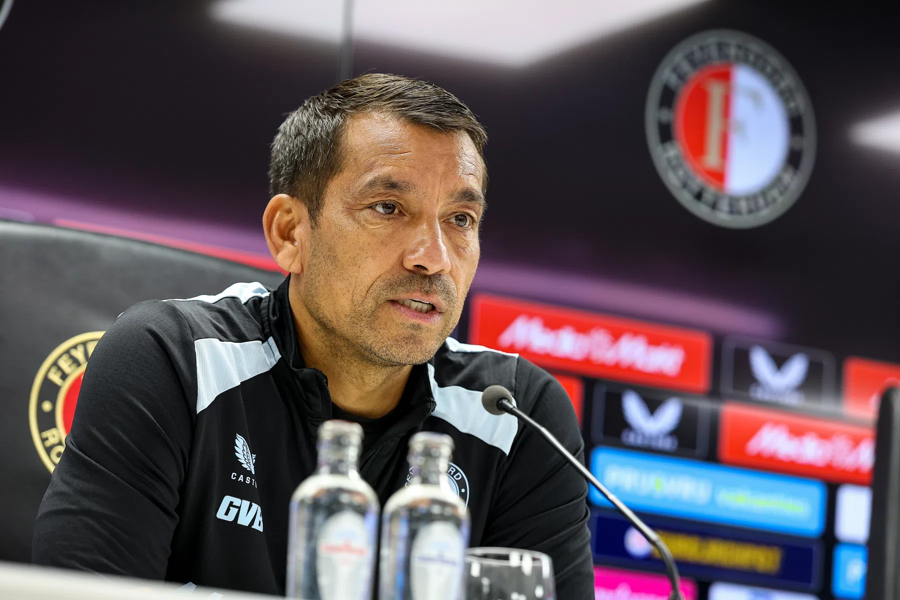 Van Bronckhorst duidelijk voor Feyenoord - FC Utrecht | VN
