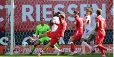 Thumbnail for article: PSV lijdt eerste nederlaag in Enschede na vermakelijke kraker tegen Twente